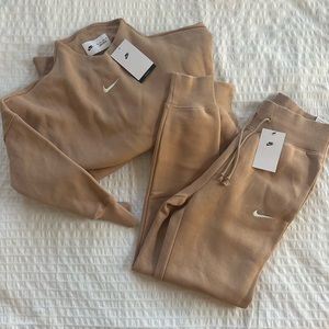 ❌ SOLD ❌ NWT Nike Phoenix Fleece Sweat Set